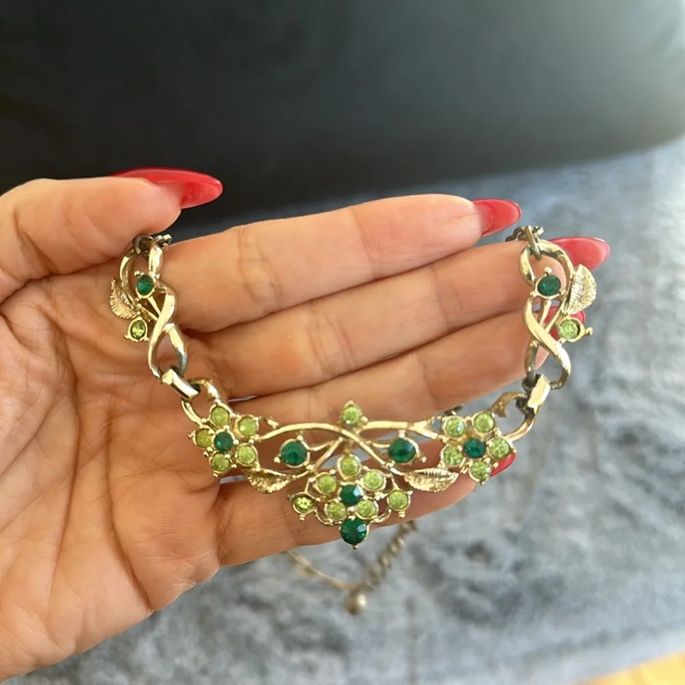 Vintage emerald necklace